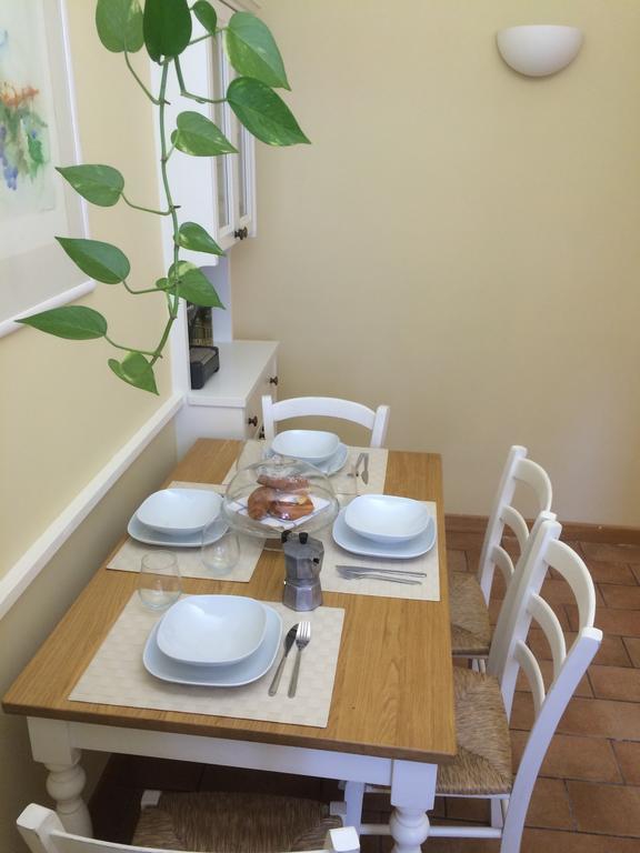 Chat&Chill Vatican Apartment Rome Bilik gambar